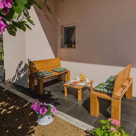 Lovely Apartment M&K In Peaceful Area - Zára Kültér fotó